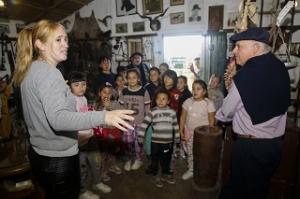 Niños del barrio El Sol visitaron los Museos Squirru y Criollo